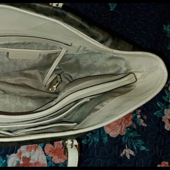 Michael Korda Purse - Picture 3 of 5